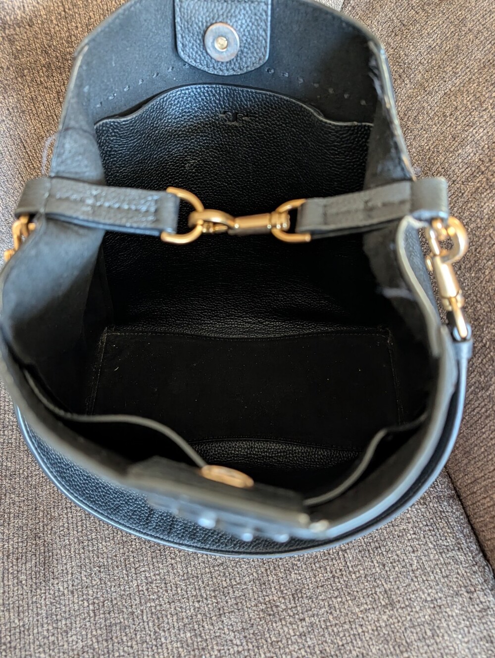 Tory Burch Black Pebbled Leather Shoulder Bag with Logo Accent - Picture 3 of 4